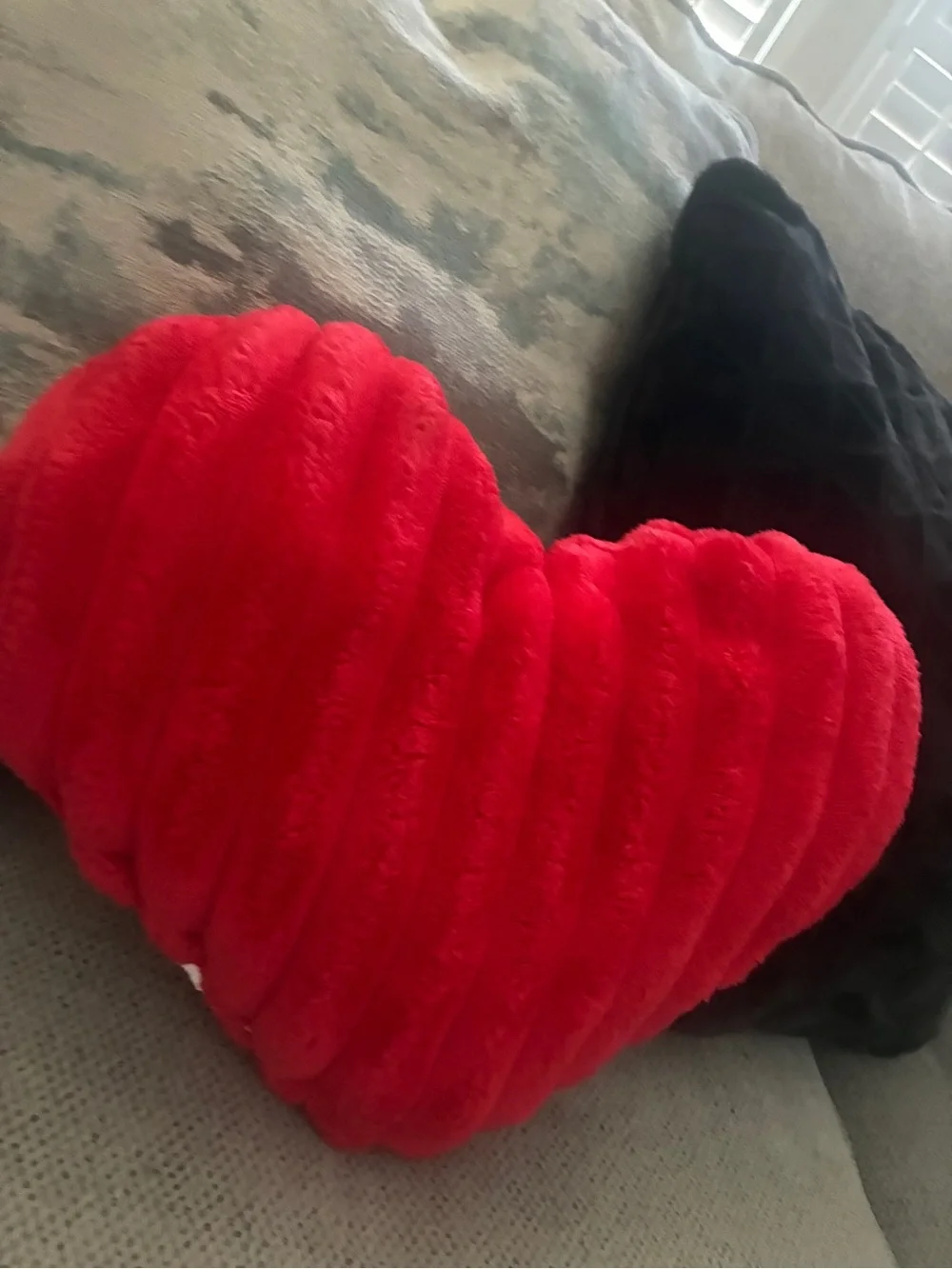 Red Plush Heart Throw Pillow Ribbed Soft Valentine Decor 15” EUC
